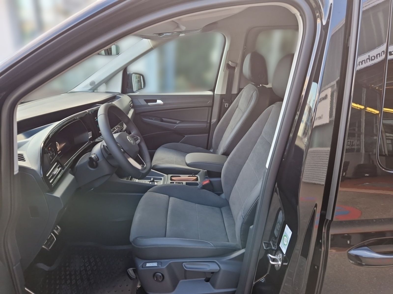 Fahrzeugabbildung Volkswagen Caddy Style 5-Sitzer 1.5 TSI DSG NAVI SHZ RFK