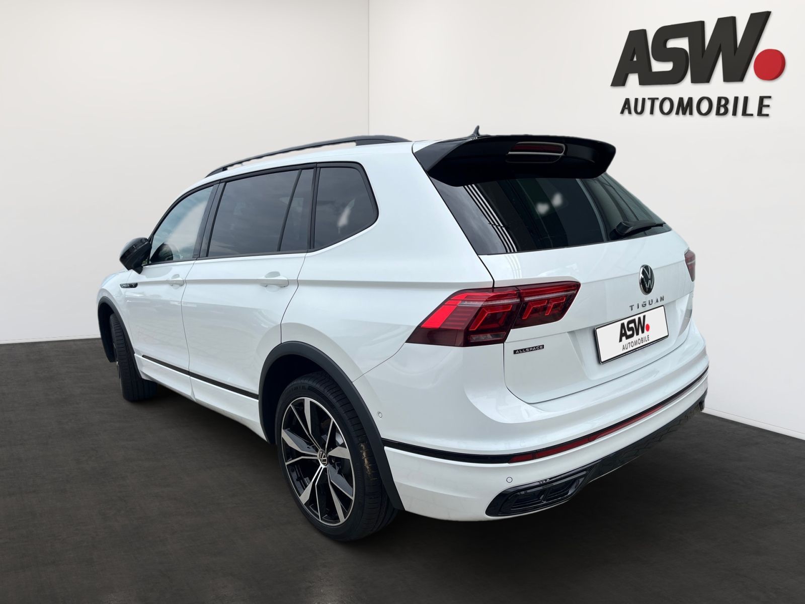 Fahrzeugabbildung Volkswagen Tiguan Allspace R-Line 2.0 TDI SCR 4MOTION 147kW