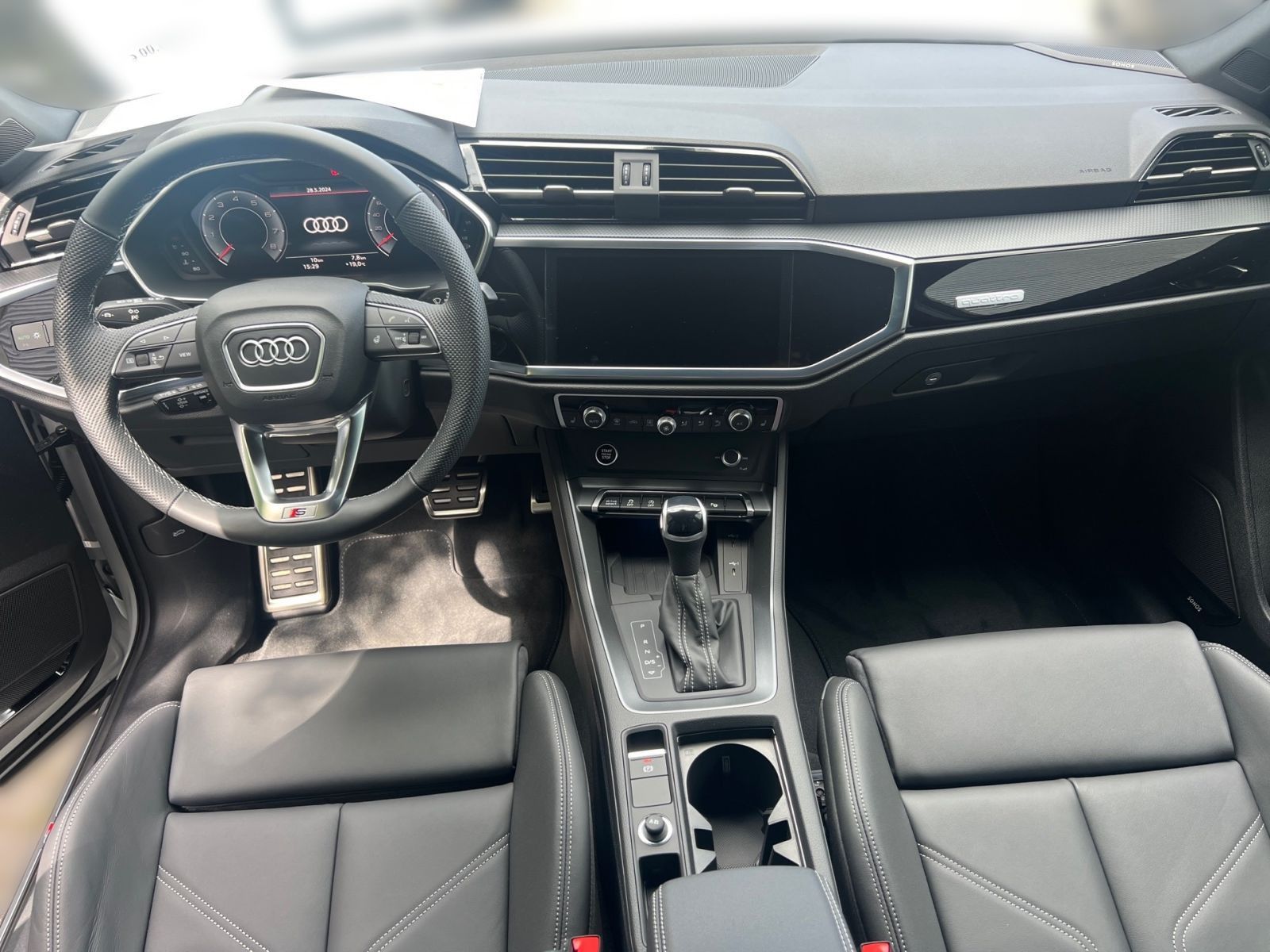 Fahrzeugabbildung Audi Q3 Sportback S line 45 TFSI quattro 180(245) kW(