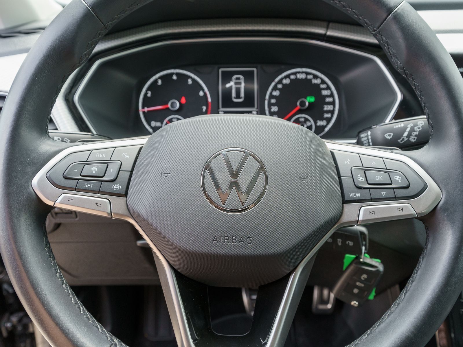 Fahrzeugabbildung Volkswagen T-Cross Move 1.0 TSI DSG Navi ACC SHZ PDC v/h
