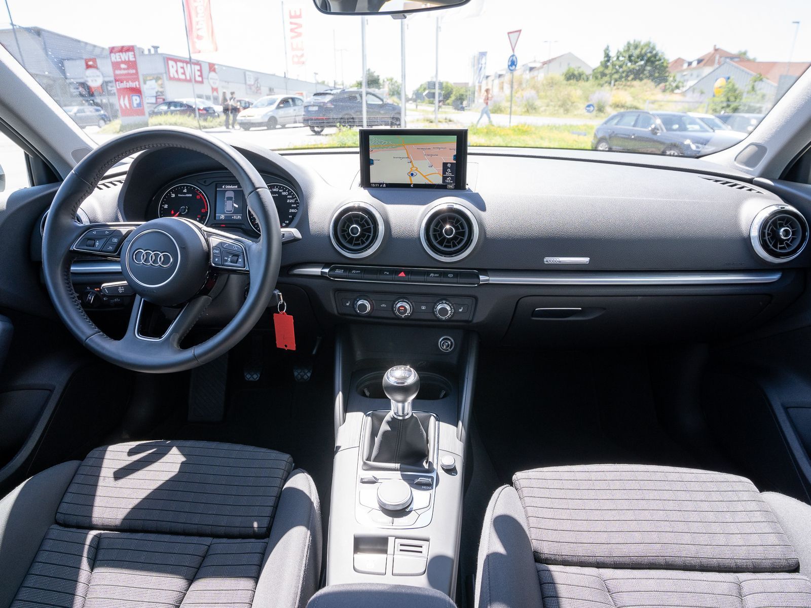 Fahrzeugabbildung Audi A3 Sportback sport 30TDI Xenon Navi SHZ GRA PDC