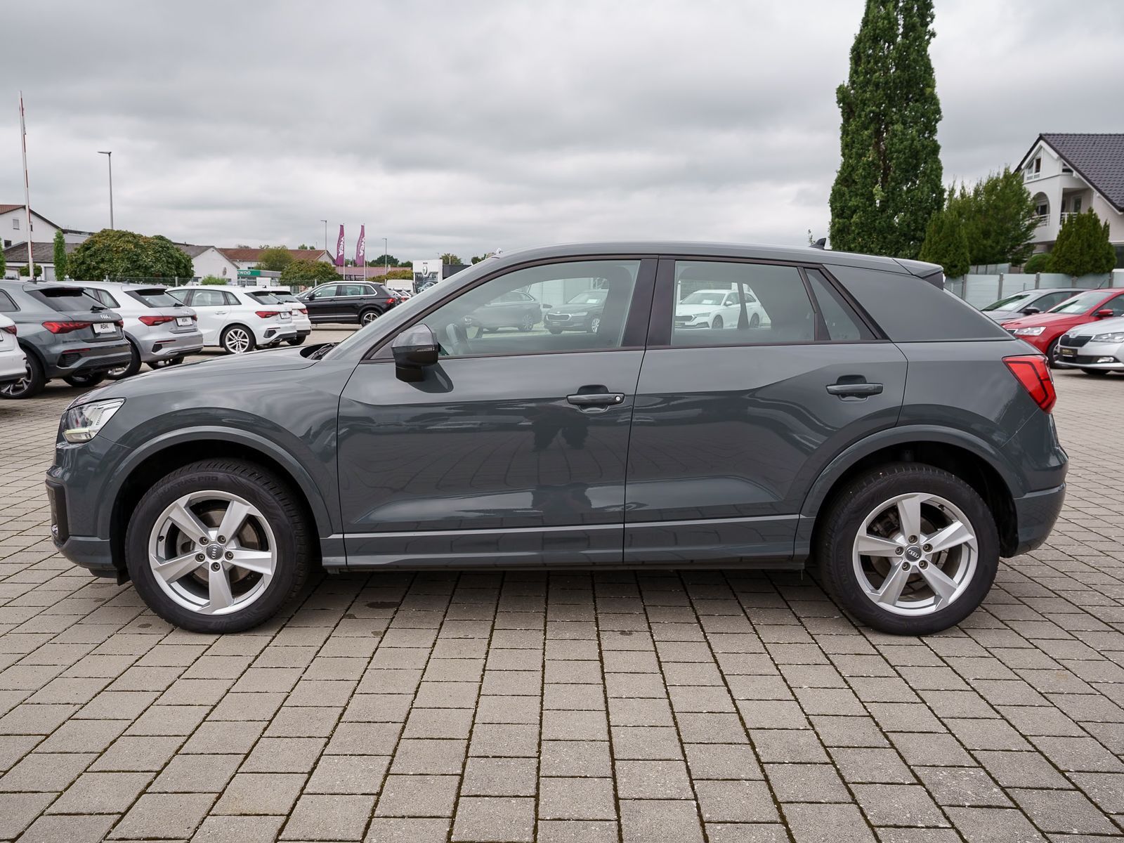 Fahrzeugabbildung Audi Q2 30TDI sport Navi LED GRA SHZ PDC