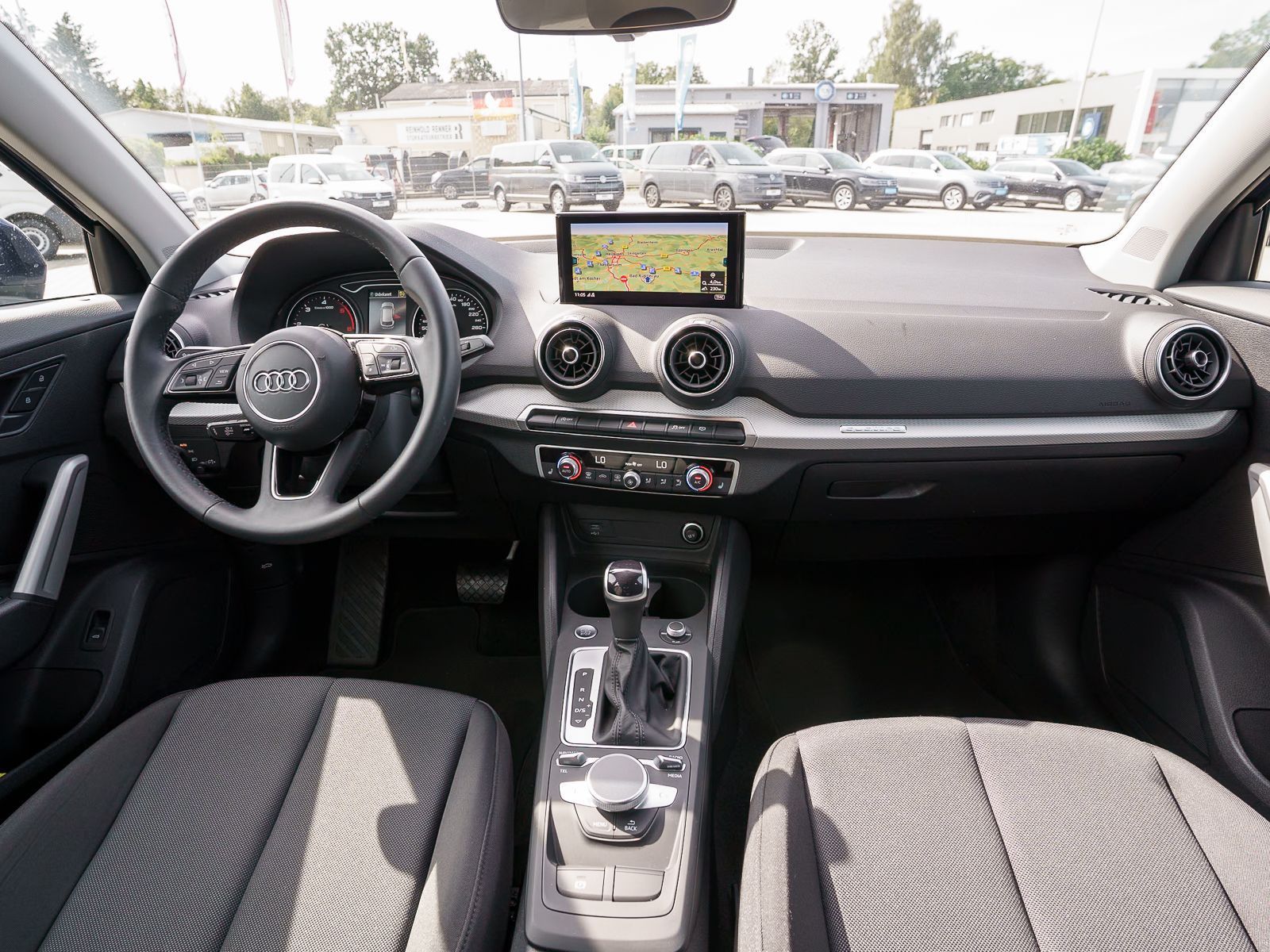 Fahrzeugabbildung Audi Q2 35 TDI quattro Stronic Matrix PDC Navi SHZ