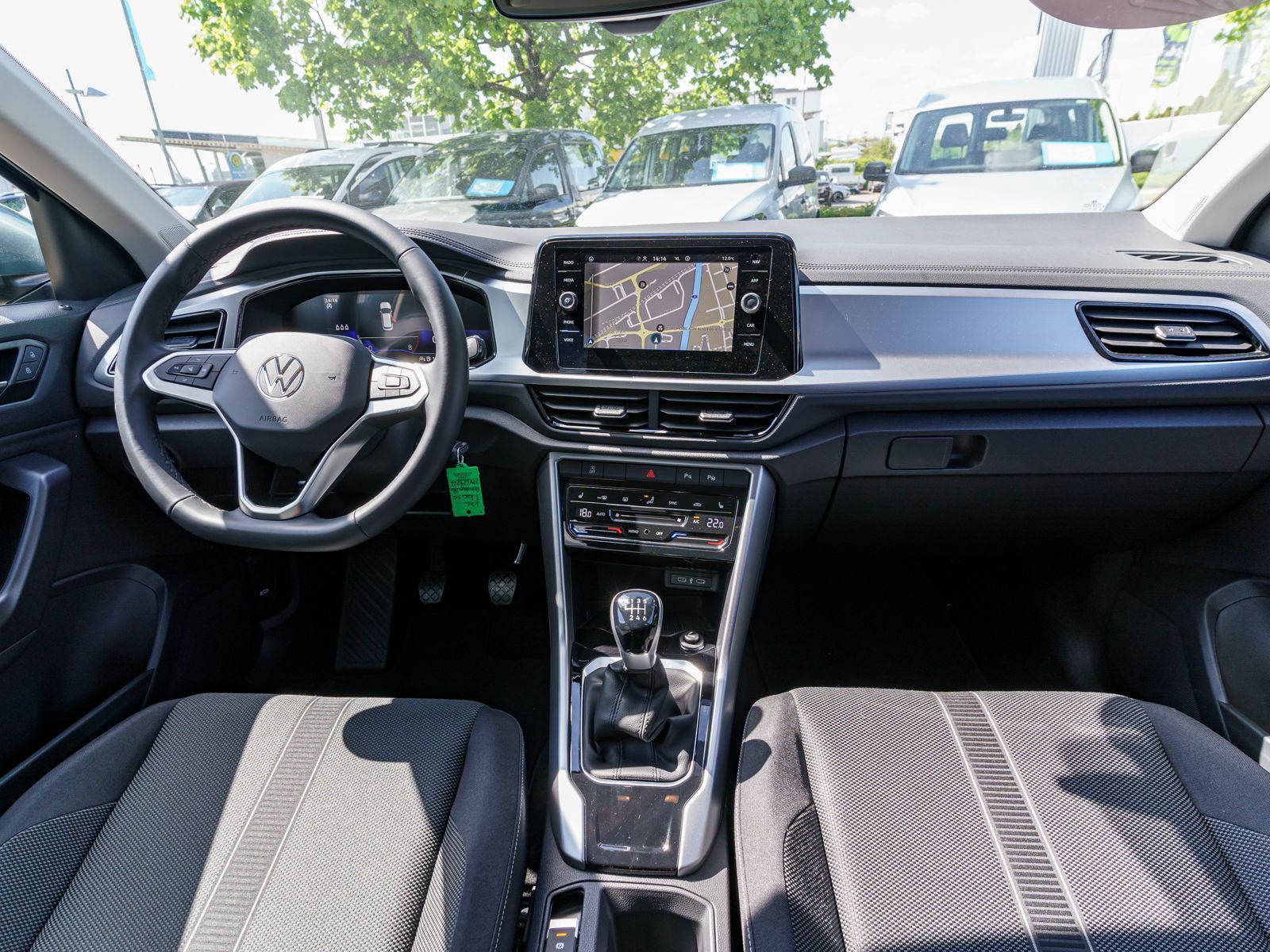 Fahrzeugabbildung Volkswagen T-Roc Life 1.0TSI NAVI DigitalCockpit AppConnect