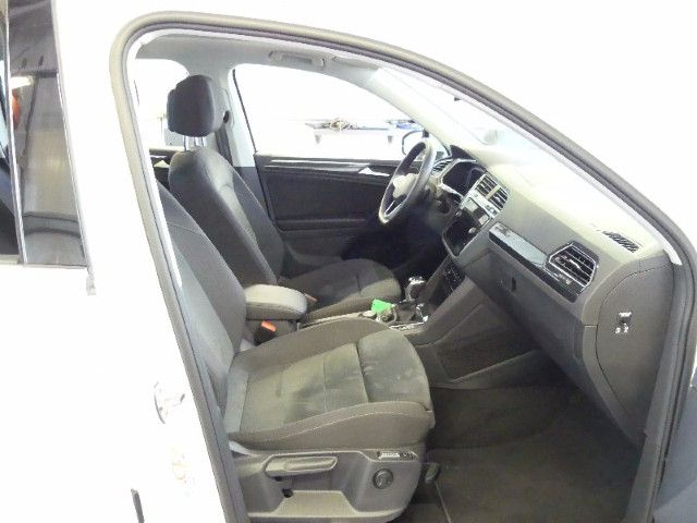 Fahrzeugabbildung Volkswagen Tiguan Elegance 4M 2.0 TDI DSG RFK Pano ACC AHK