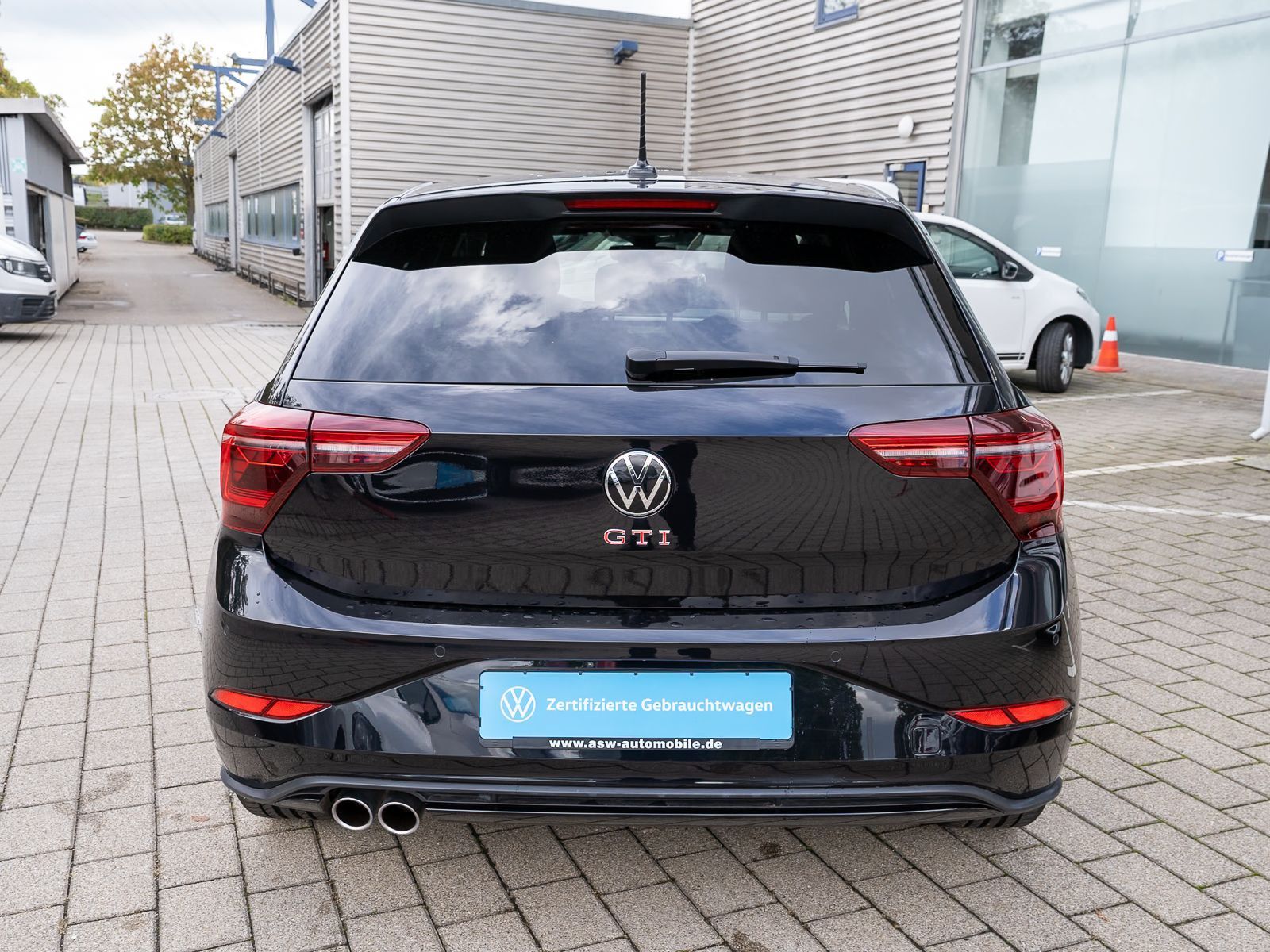 Fahrzeugabbildung Volkswagen Polo GTI 2.0TSI DSG LED NAVI RFK Digital Cockpit