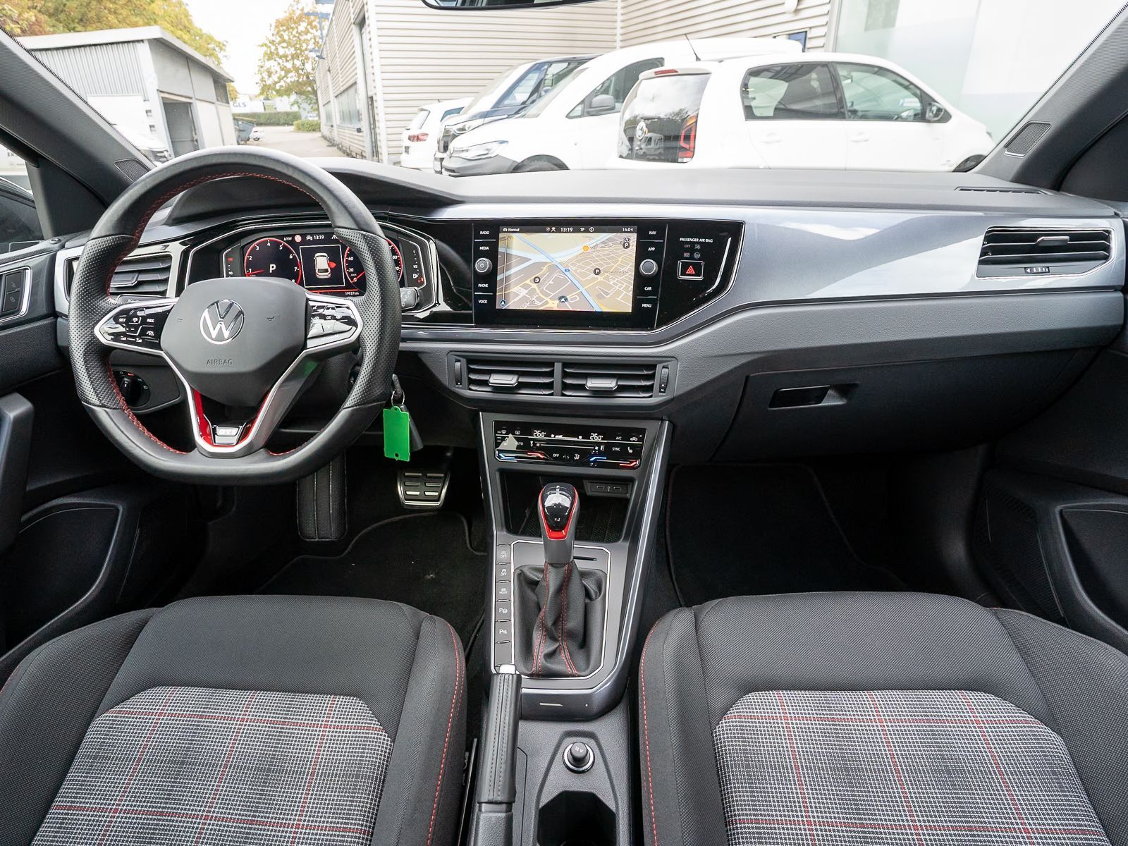 Fahrzeugabbildung Volkswagen Polo GTI 2.0TSI DSG LED NAVI RFK Digital Cockpit