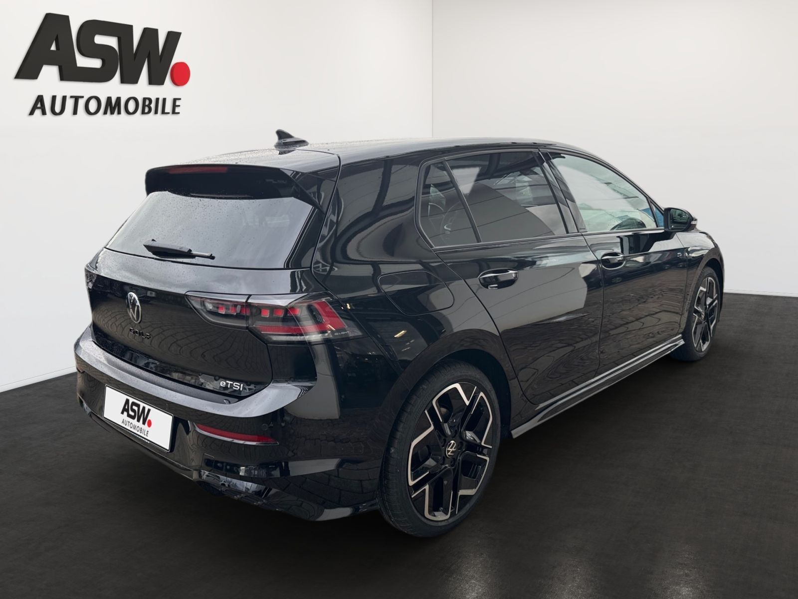 Fahrzeugabbildung Volkswagen Golf R-Line 1.5 eTSI 110 kW (150 PS) DSG | *AHK*