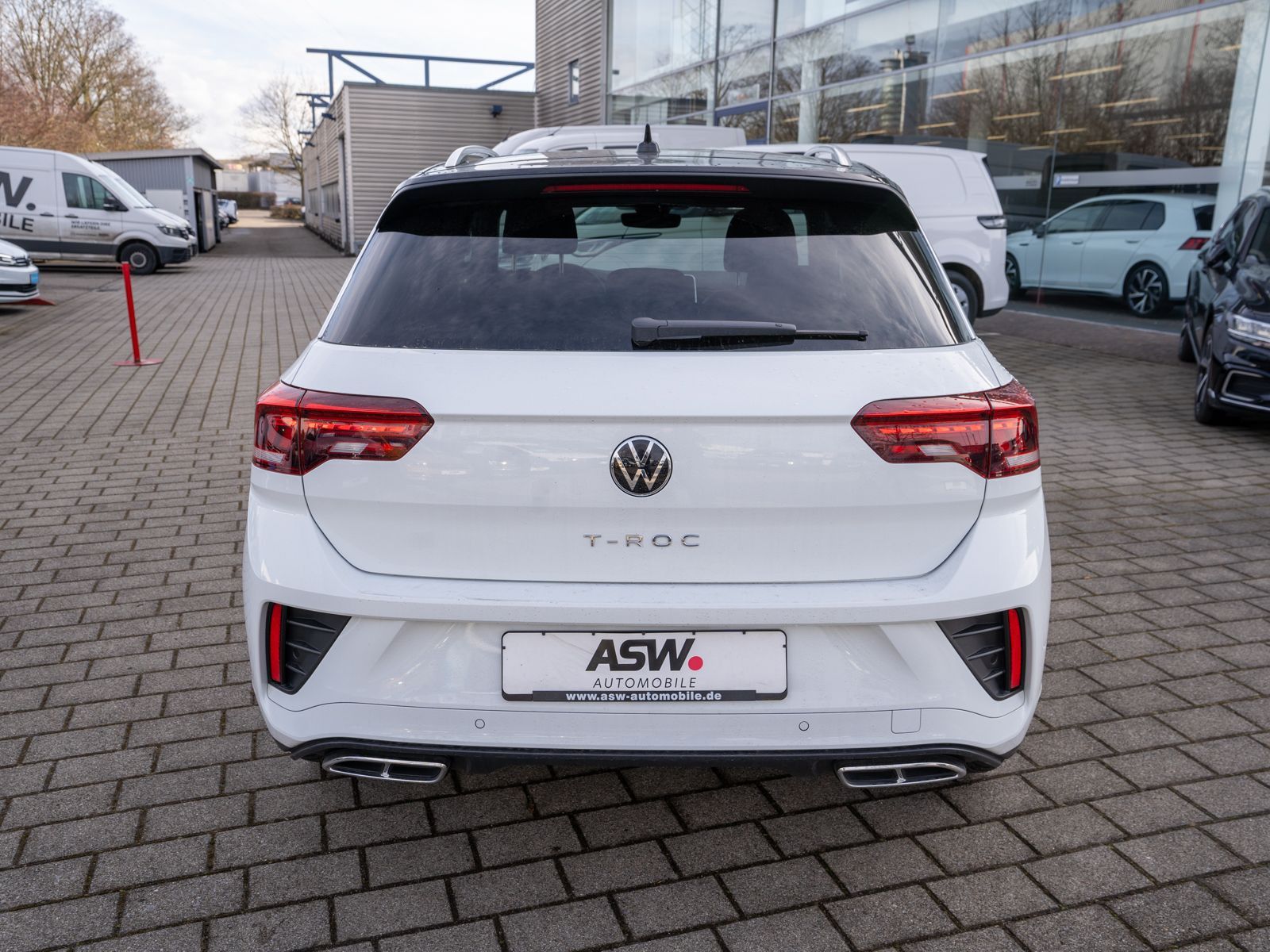 Fahrzeugabbildung Volkswagen T-ROC R-Line 2.0TDI DSG Navi LED ACC SHZ PDC AHK