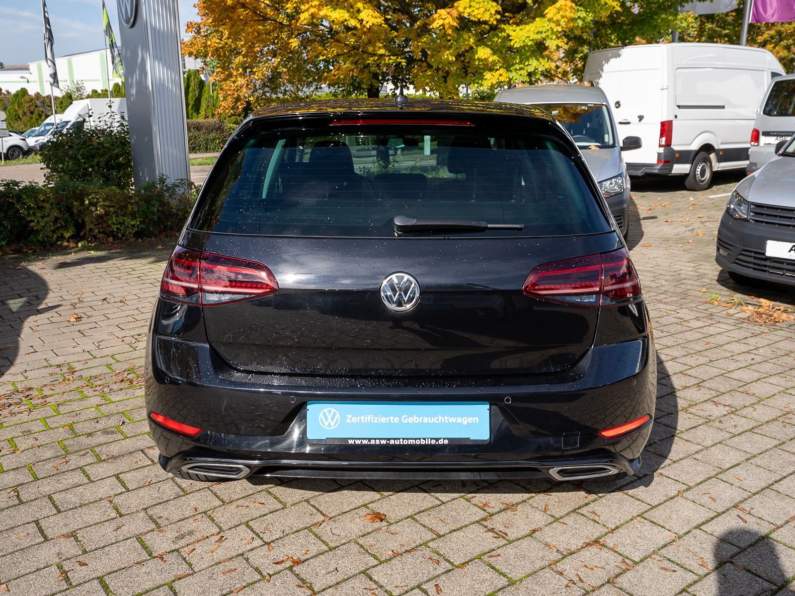 Fahrzeugabbildung Volkswagen Golf Highline R-Line 1.5 TSI LED NAVI PDC SHZ