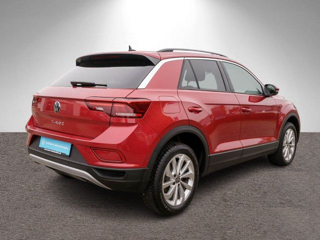 Fahrzeugabbildung Volkswagen T-Roc Life 1.5 TSI LED Navi PDC SHZ VC Stdhzg