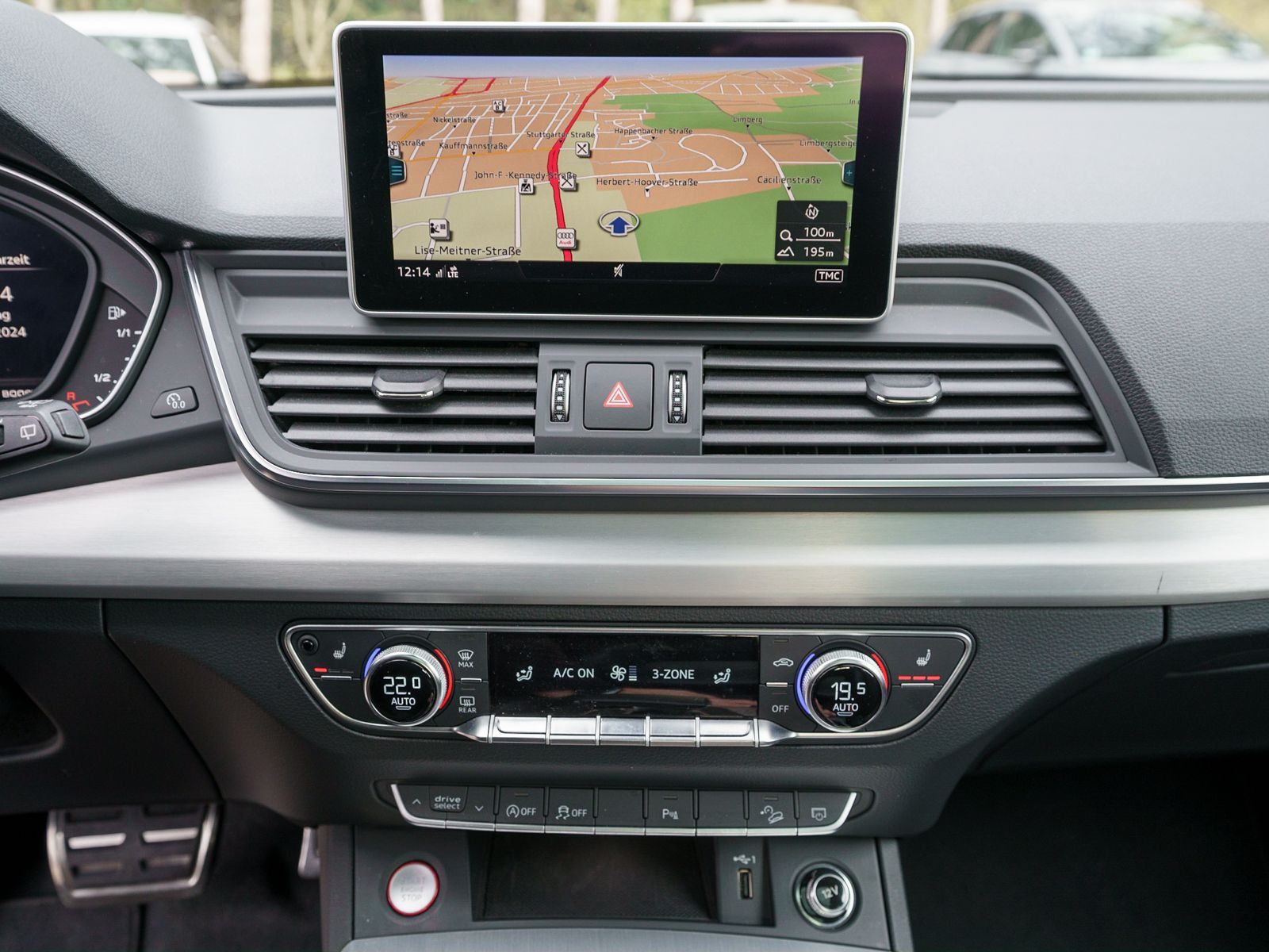 Fahrzeugabbildung Audi SQ5 3.0TDI tiptronic Navi Matrix Pano RFK VC