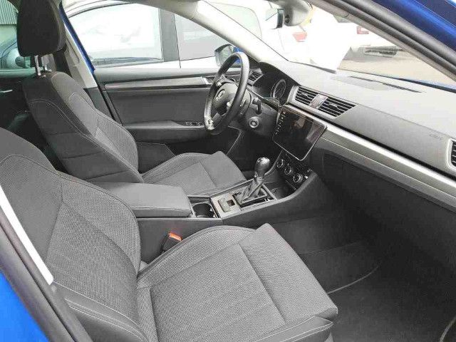 Fahrzeugabbildung SKODA Superb Combi Style 2.0 TDI DSG LED Navi RFK SHZ