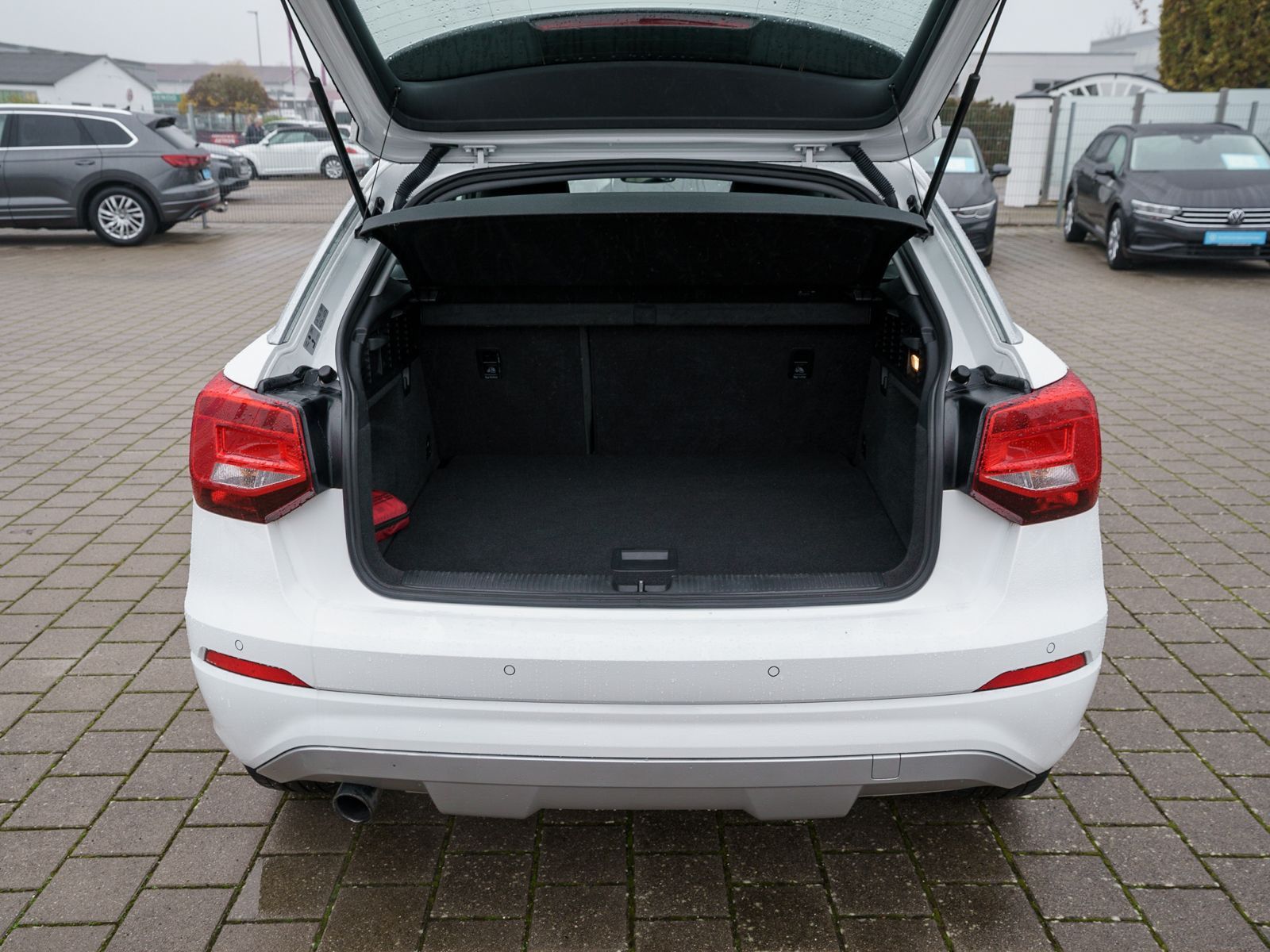 Fahrzeugabbildung Audi Q2 1.0TFSI sport S tronic Klima PDC AHK