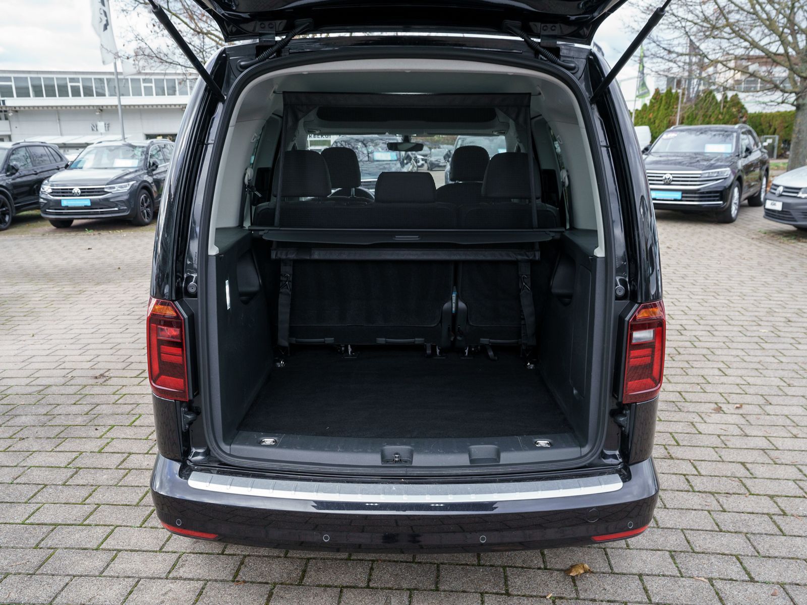 Fahrzeugabbildung Volkswagen Caddy Highline 1.4TSI DSG Xenon Standhz NAVI RFK