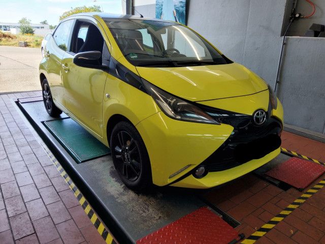 Fahrzeugabbildung Toyota Aygo 1.0 x-cite Klimaanlage Rückfahrkamera