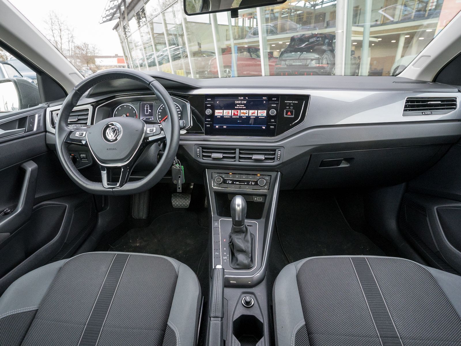 Fahrzeugabbildung Volkswagen Polo Highline 1.0 TSI DSG PDC vo/hi Sitzheizung