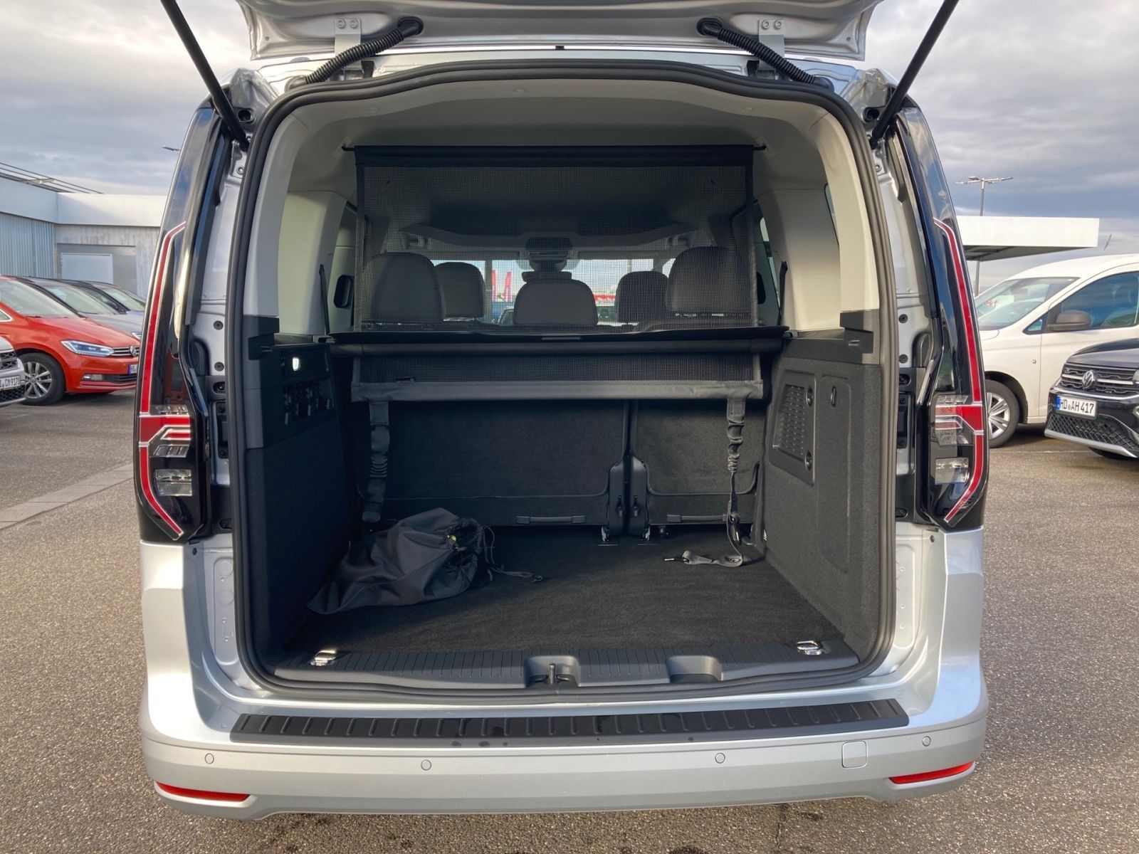 Fahrzeugabbildung Volkswagen Caddy Life 5-Sitzer 1.5 TSI eHybrid DSG