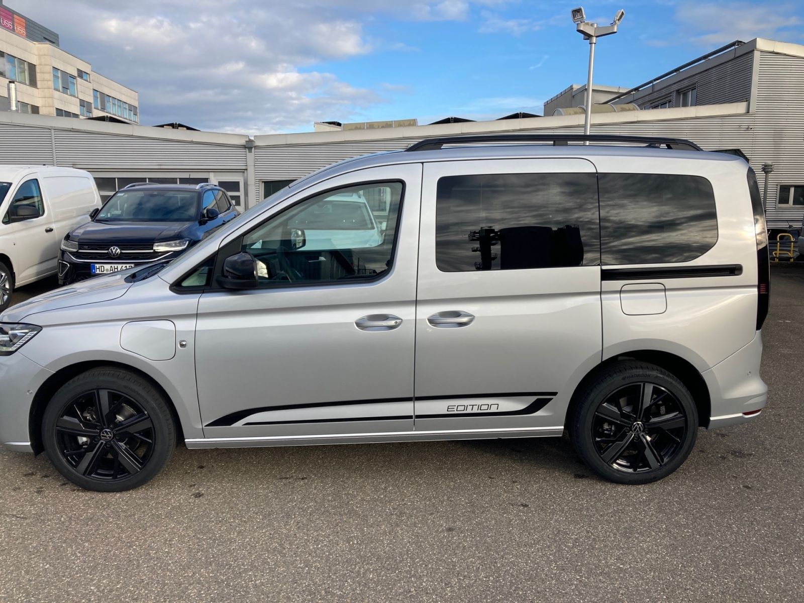 Fahrzeugabbildung Volkswagen Caddy Life 5-Sitzer 1.5 TSI eHybrid DSG