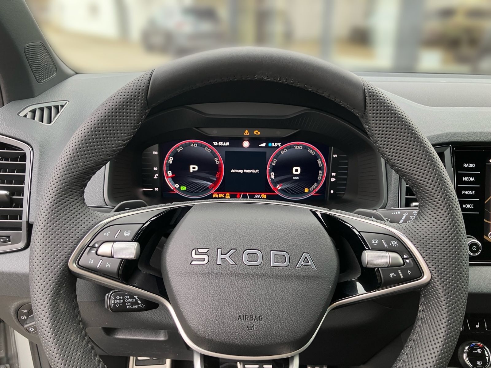 Fahrzeugabbildung SKODA Karoq Sportline 2,0TSI DSG 4x4 CANTON PANO AHK